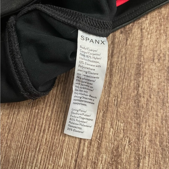 Spanx Ankle Length Faux Leather Shaper Leggings in Black Size XS - Picture 4 of 4